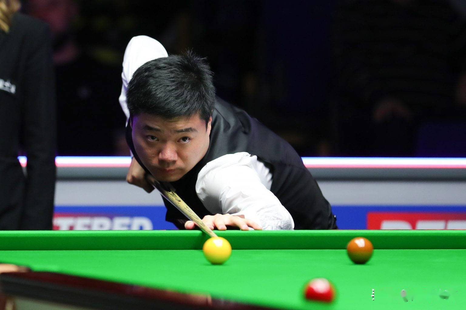 成为焦点 成为焦点