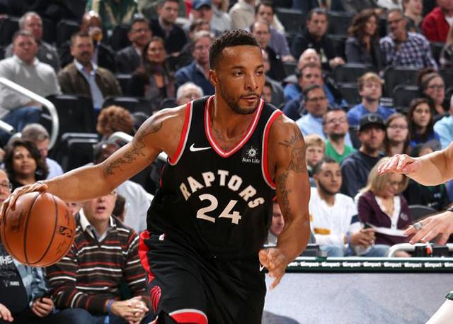 的表现备受 的表现备受