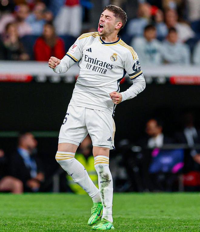 她凭借过人 她凭借过人